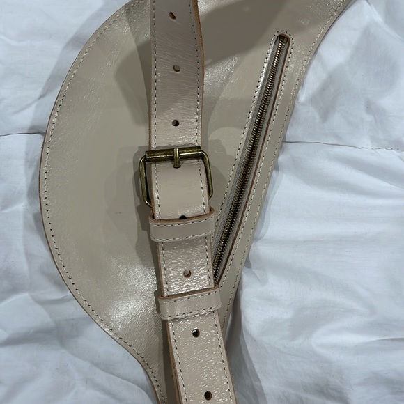 MARRAKESH LEATHER BELT BAG by Banana Republic - Picture 9 of 11